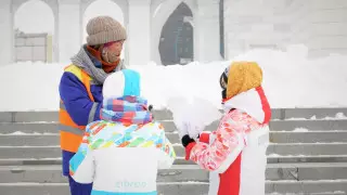 Коммунальщиков Нур-Султана угостили чаем и баурсаками