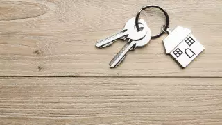 Как получить квартиру, не снимая пенсионных отчислений