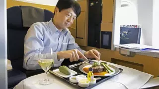 Ресторан на взлетно-посадочной полосе обрел невероятную популярность в Японии