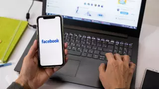 Чем грозит утечка данных казахстанцев из Facebook