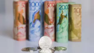 Почему в Казахстане дорожает доллар, рассказал экономист