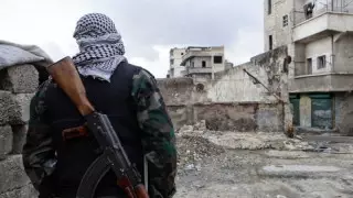 Полтора миллиона долларов и золото боевиков ДАИШ нашли в руинах Ирака