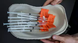 Во Франции восемь человек скончались после вакцинации