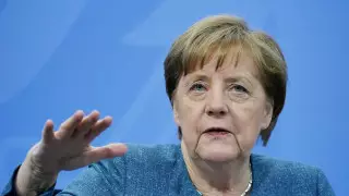 Меркель наградили за борьбу с цыганофобией