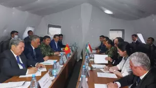 Делегации Кыргызстана и Таджикистана подписали протокол по границе