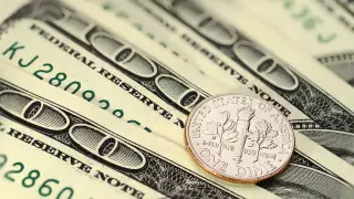 Назван официальный курс доллара на 5 мая