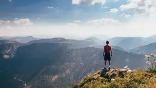 "Кладбища полны незаменимых людей". 20 цитат, которые изменят ваше мировоззрение