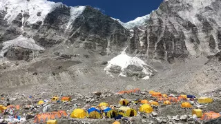 На Эвересте участились случаи заболевания коронавирусом - СМИ