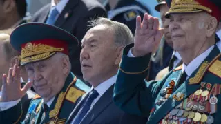 Назарбаев поздравил казахстанцев с Днем Победы