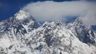 На Эвересте погибли двое альпинистов