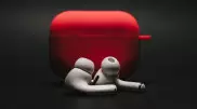 Apple может представить новые AirPods 18 мая - СМИ