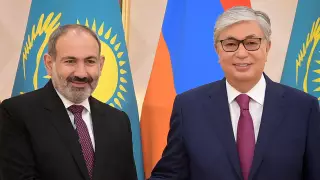 Токаев провел телефонный разговор с премьер-министром Армении