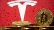 Маск после обвала биткоина заявил, что Tesla не продавала криптовалюту