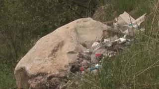 Ущелье завалили мусором в Алматинской области