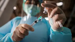 Цоя спросили о причинах закупа дорогой вакцины