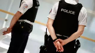 Около тысячи человек вышли на акцию протеста в Париже