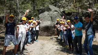 "Если не мы, то кто". Экоактивисты очистили скалы в Бурабае от надписей