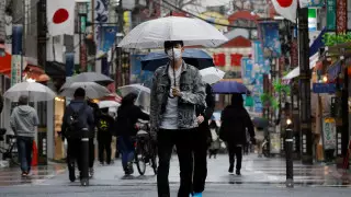 В Японии предложили вновь раздать деньги населению