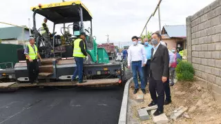 Сагинтаев проверил строительство дорог в "Ужете" и "Шаныраке"