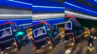 Футболист выпал из автобуса во время празднования выхода в первую лигу