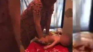 Видео с "экстремальным" массажем младенцу возмутило жителей Мангистау