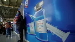 Более 2 миллиардов человек вакцинировались от коронавируса