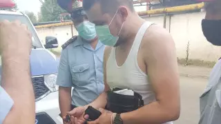 Дорожный конфликт в Алматы: водитель BMW выстрелил из сигнального пистолета