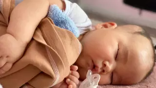 "1 миллиард теңге қажет". Елордалық сәби сирек кездесетін ауруға шалдықты