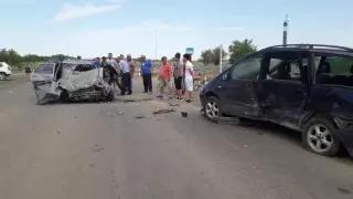 Годовалый малыш и три пассажира авто попали в реанимацию после аварии в ЗКО