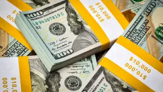 Курс доллара вырос на 1 тенге