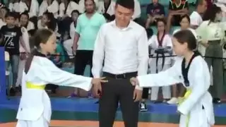 Близняшки из Актау отказались драться в финале. Исход решили "камень, ножницы, бумага"