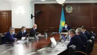 Мамин поручил усилить меры стимулирования волонтерского движения