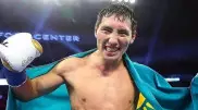 Жанибек Алимханулы досрочно победил экс-чемпиона мира