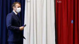 Рекордно низкую явку отметили на выборах во Франции