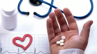 Казахстанцы рассылают фейк о связи вакцинации и миокардита