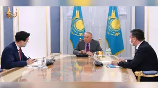 Назарбаеву передали привет от "давнего и доброго друга"