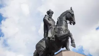 Путин пообещал Назарбаеву помочь вернуть останки хана Кенесары