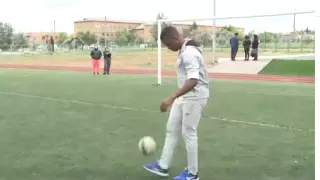 Спортсмен из Нигерии тренирует жителей поселка в Карагандинской области