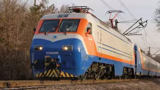 Мужчина попал под поезд в Уральске