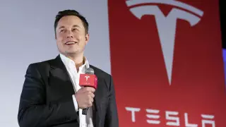 Илону Маску не нравится быть руководителем Tesla