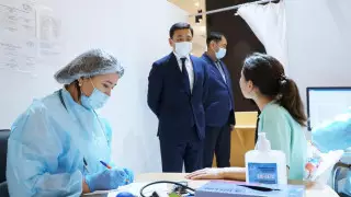 "Больше тысячи заболевших за сутки". Аким Нур-Султана обратился к жителям