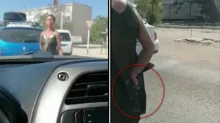 Попрошайка с пистолетом на дороге испугала водителей в Актау