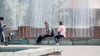 Жара до 46 градусов и дожди: погода на выходные в Казахстане