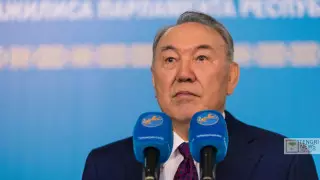 Назарбаев поздравил Мирзиеева с днем рождения