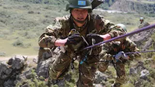 Умение действовать в нестандартных ситуациях развивают командиры Вооруженных сил Казахстана