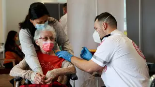 В Израиле начали делать третьи прививки от коронавируса