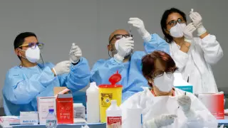 Вакцинаның үшінші дозасын салдыру не үшін қажет? Басты мәлімдемелер