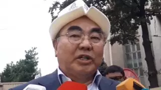 "Приехал помогать". Акаев объяснил свое возвращение в Кыргызстан