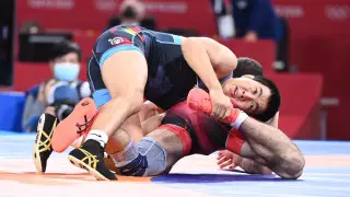 Борец-вольник Данияр Кайсанов пробился в полуфинал Олимпиады-2020