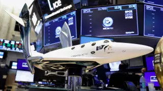 Virgin Galactic начала продажу билетов космическим туристам